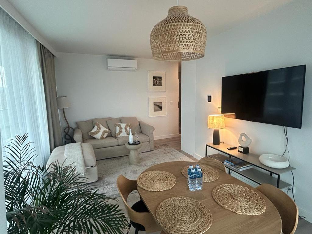 Privilege Apartment *